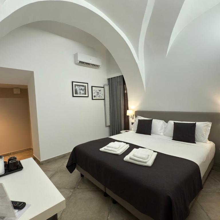 ETNEA 454 Catania Luxury Rooms - Standard Double or Twin Room - 8