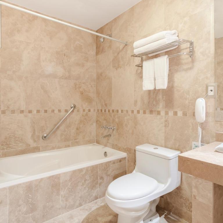 Wyndham Costa del Sol Cusco - Colonial Twin Room - 2