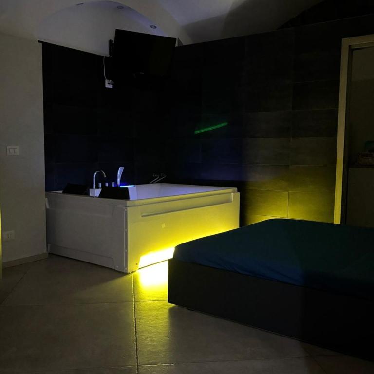 HomeSuite45 - One-Bedroom House - 16