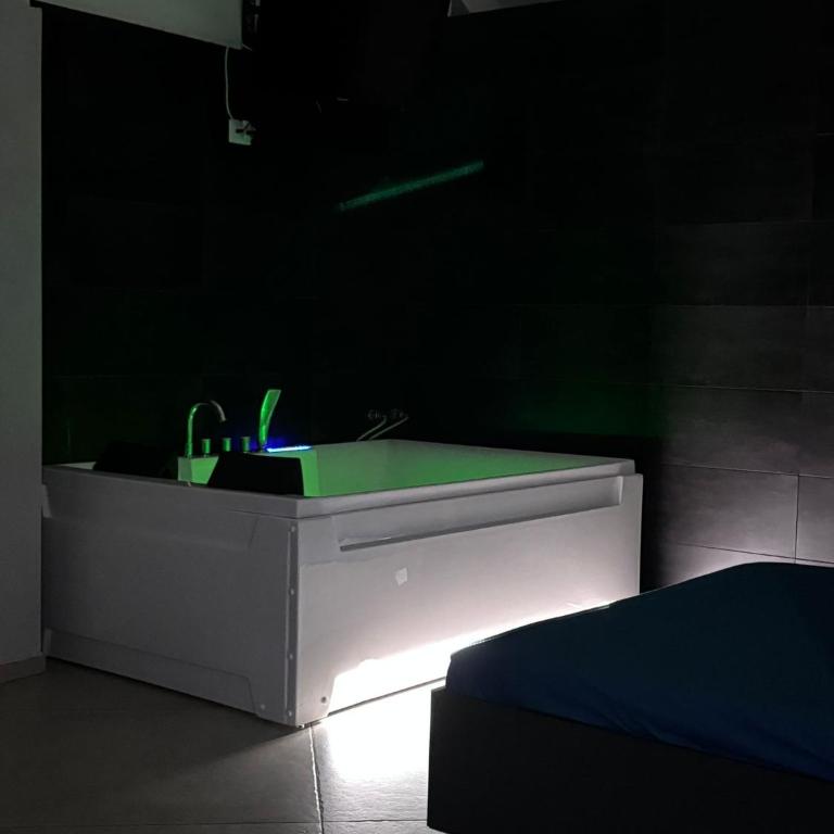 HomeSuite45 - One-Bedroom House - 9