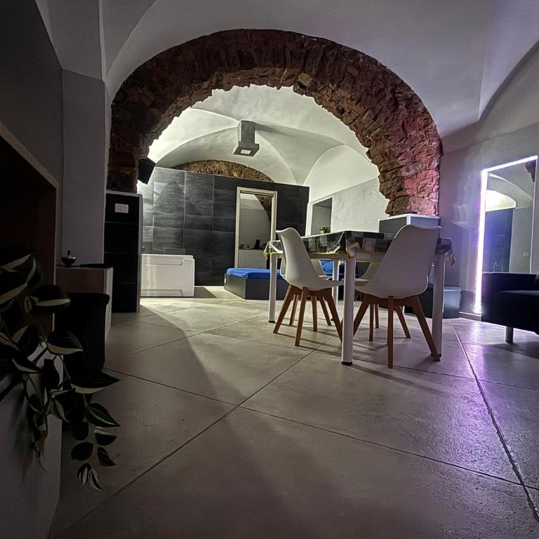 HomeSuite45 - One-Bedroom House - 10
