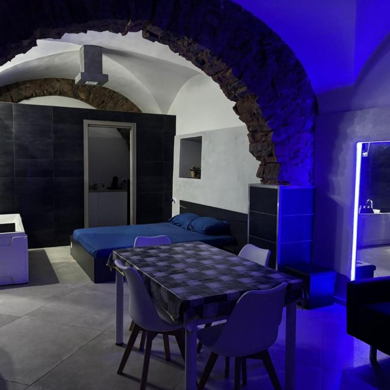 HomeSuite45 - One-Bedroom House - 12