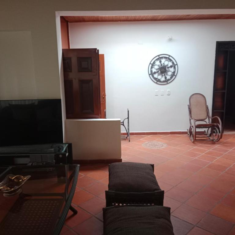 Casa grizzly - Three-Bedroom House - 2
