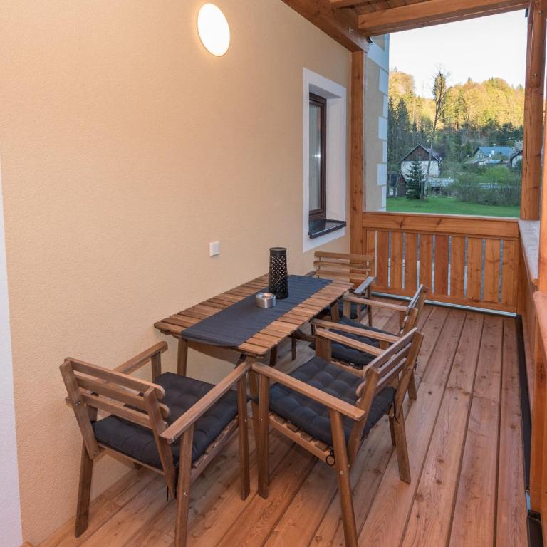 Apartment Angerer Bad Aussee - One-Bedroom Penthouse Apartment with Balcony - 4
