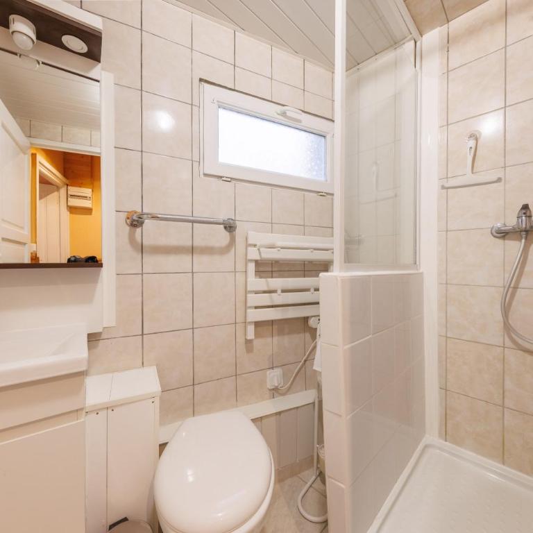 Les Petits Loups - Proche Station de Ski - Three-Bedroom House - 5