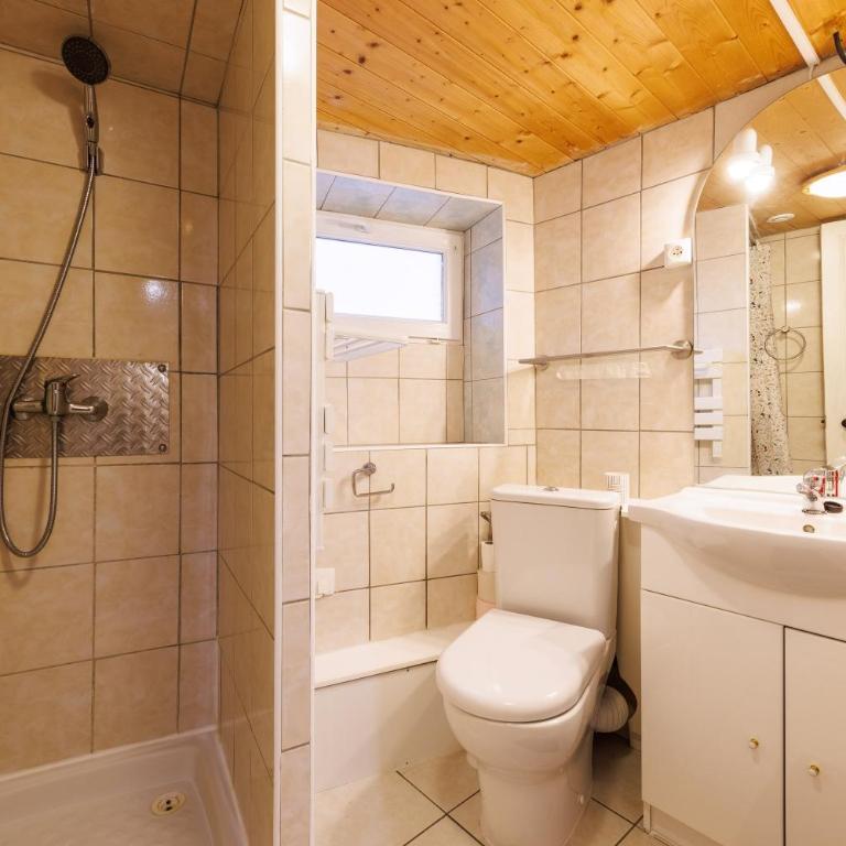 Les Petits Loups - Proche Station de Ski - Three-Bedroom House - 10