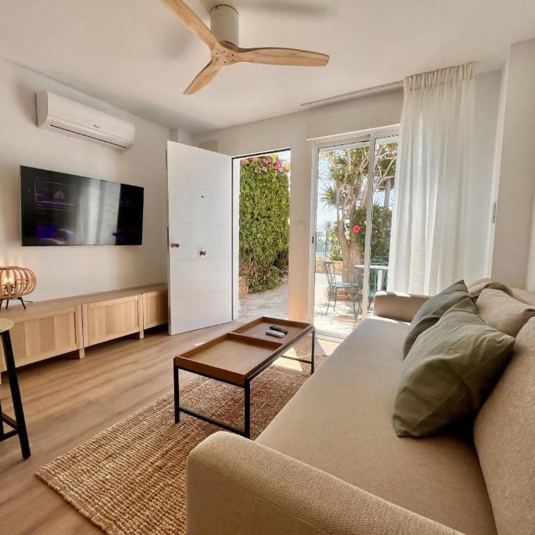 Estudio mediterráneo con piscina y parking gratis - Apartamento de 1 dormitorio - 18