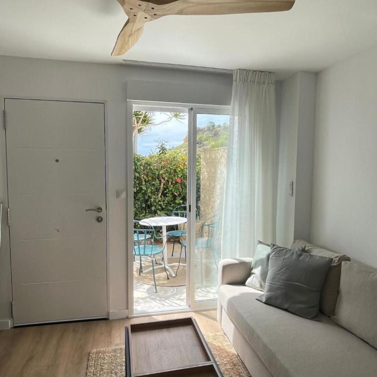 Estudio mediterráneo con piscina y parking gratis - Apartamento de 1 dormitorio - 16