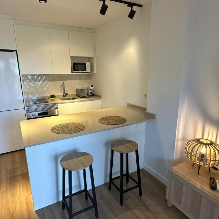 Estudio mediterráneo con piscina y parking gratis - Apartamento de 1 dormitorio - 14