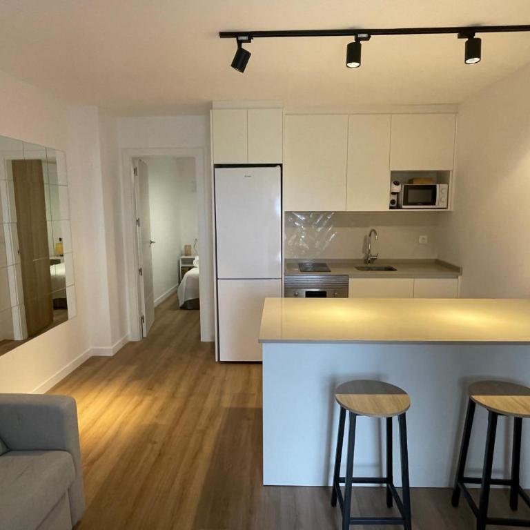 Estudio mediterráneo con piscina y parking gratis - Apartamento de 1 dormitorio - 15