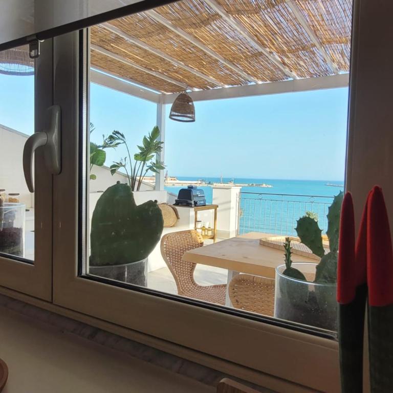 La Terrazza sul Faro - Deluxe Apartment mit 2 Schlafzimmern und Meerblick - 8