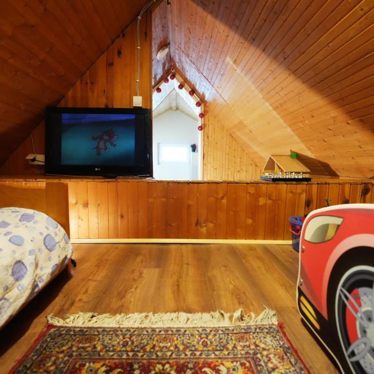 Mladenović Kuća - Four-Bedroom Vacation Home - 48