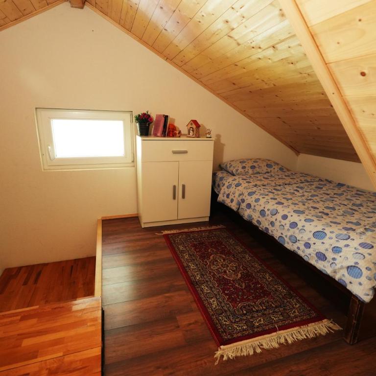 Mladenović Kuća - Four-Bedroom Vacation Home - 45