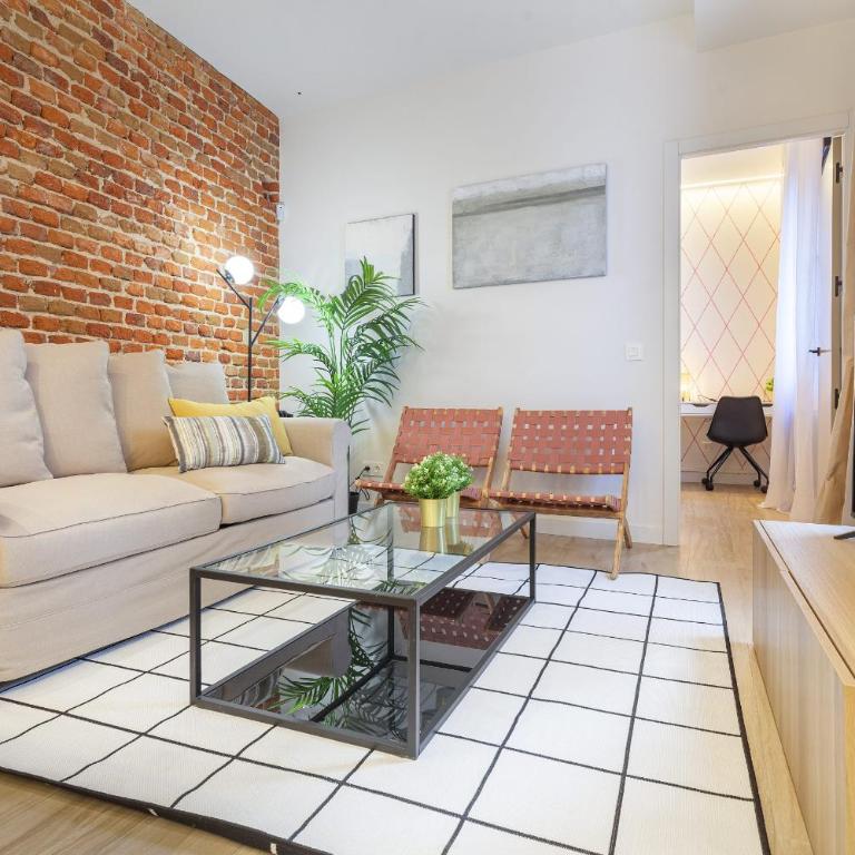 4 Ways en Madrid - Three-Bedroom Deluxe Apartment - 1