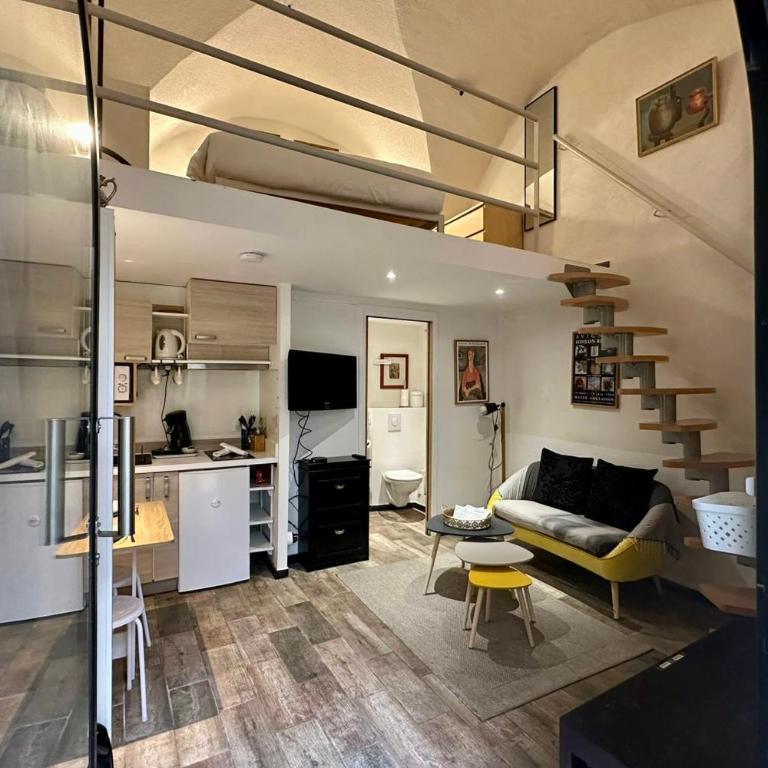 Charming little duplex Historic center! - Apartamento de 1 dormitorio - 1