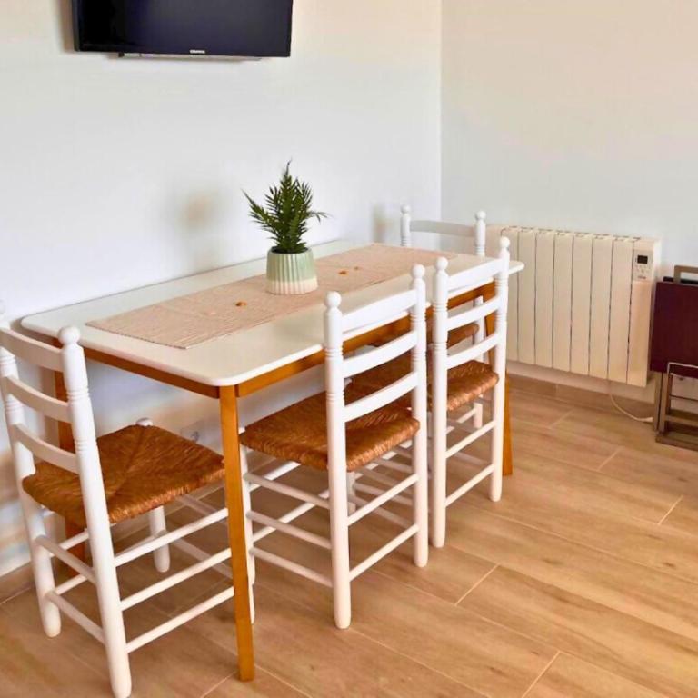 Apartamento con terraza y vistas al mar en Son Bou - Two-Bedroom Apartment with Balcony and Terrace - 6