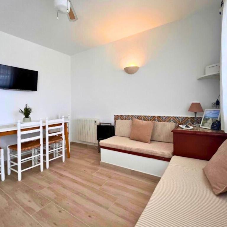 Apartamento con terraza y vistas al mar en Son Bou - Two-Bedroom Apartment with Balcony and Terrace - 10