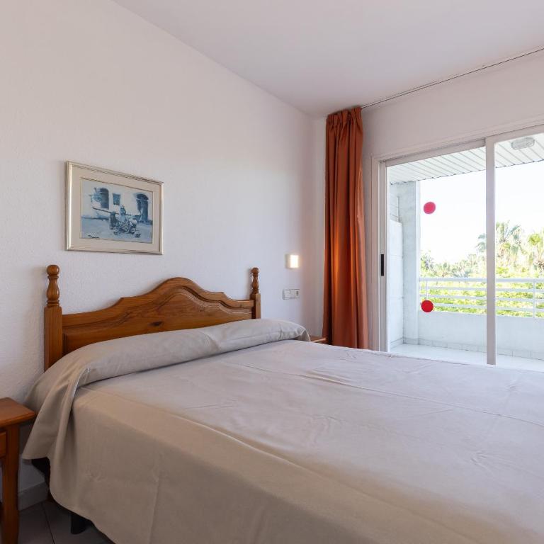 Rentalmar Royal - Two-Bedroom Apartment - 13