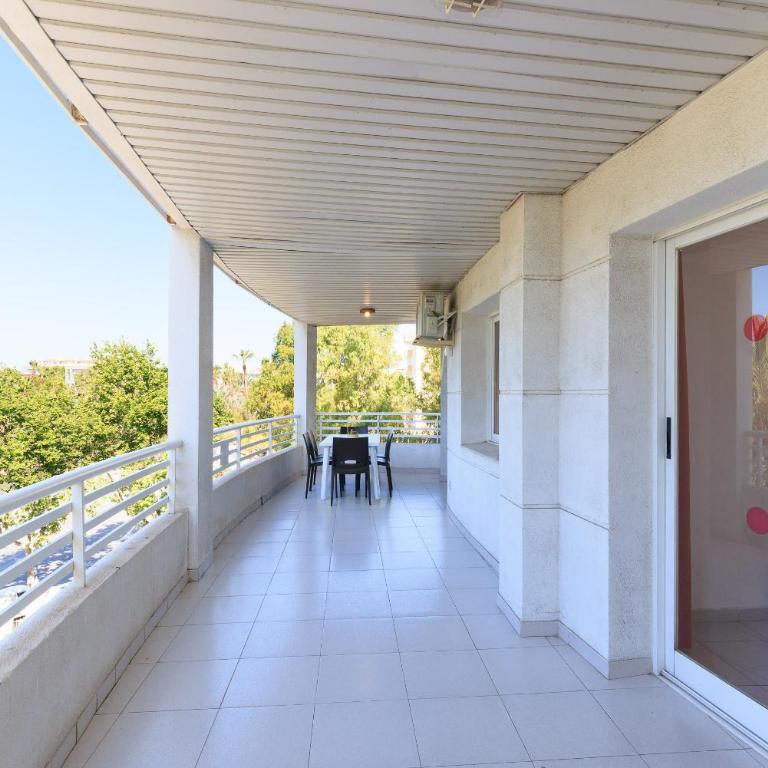 Rentalmar Royal - Two-Bedroom Apartment - 25