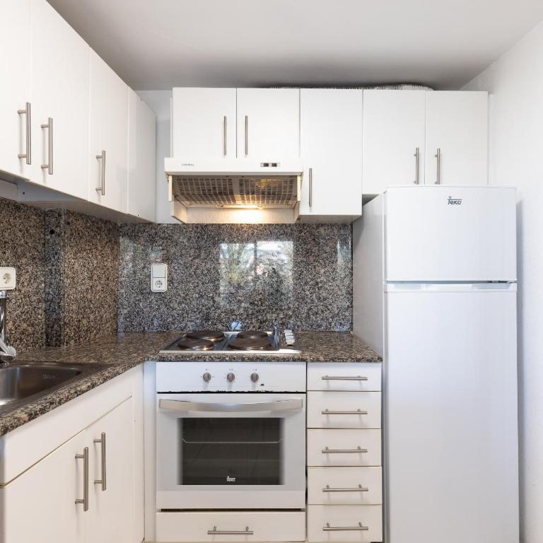 Rentalmar Royal - One-Bedroom Apartment - 4