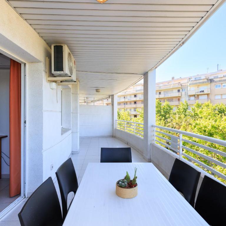 Rentalmar Royal - Two-Bedroom Apartment - 24