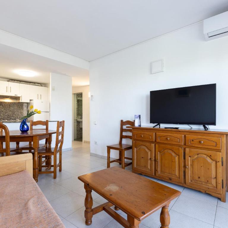 Rentalmar Royal - One-Bedroom Apartment - 3