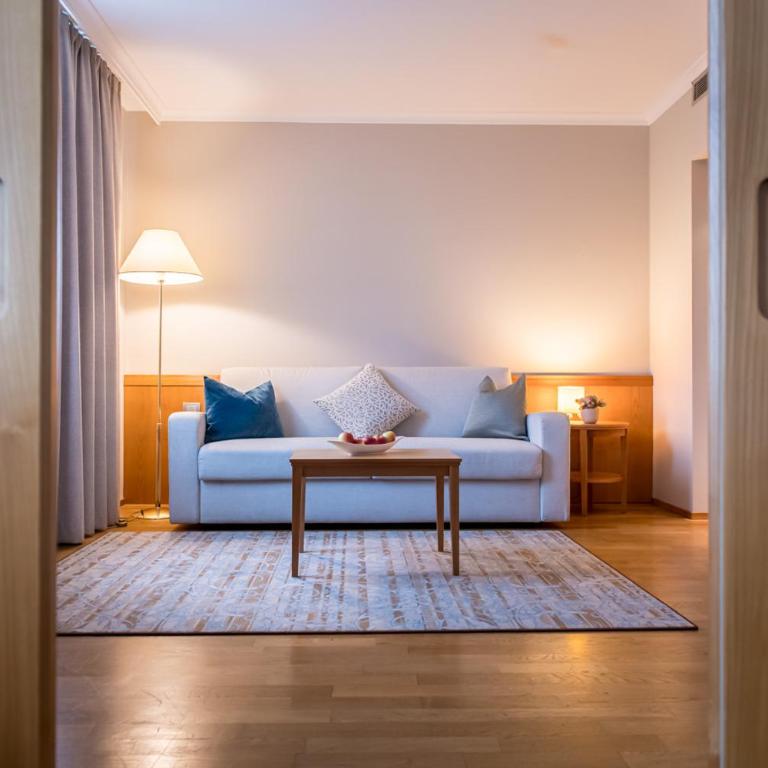 HOTEL POST alpine cityflair - Junior Suite - 6