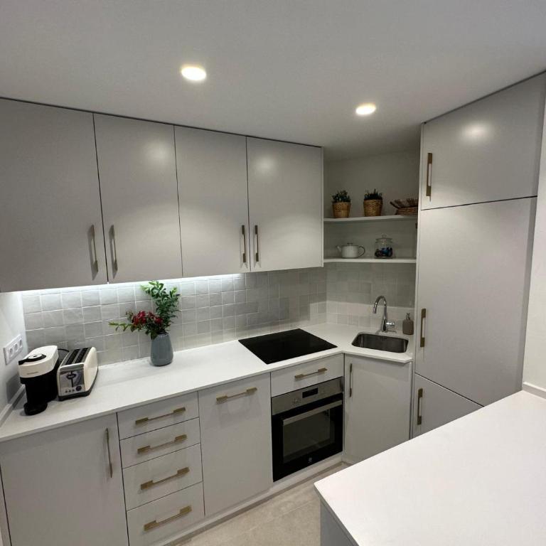 Espectacular estudio en Puerto Cabopino RECIEN REFORMADO - Apartamento de 1 dormitorio - 13