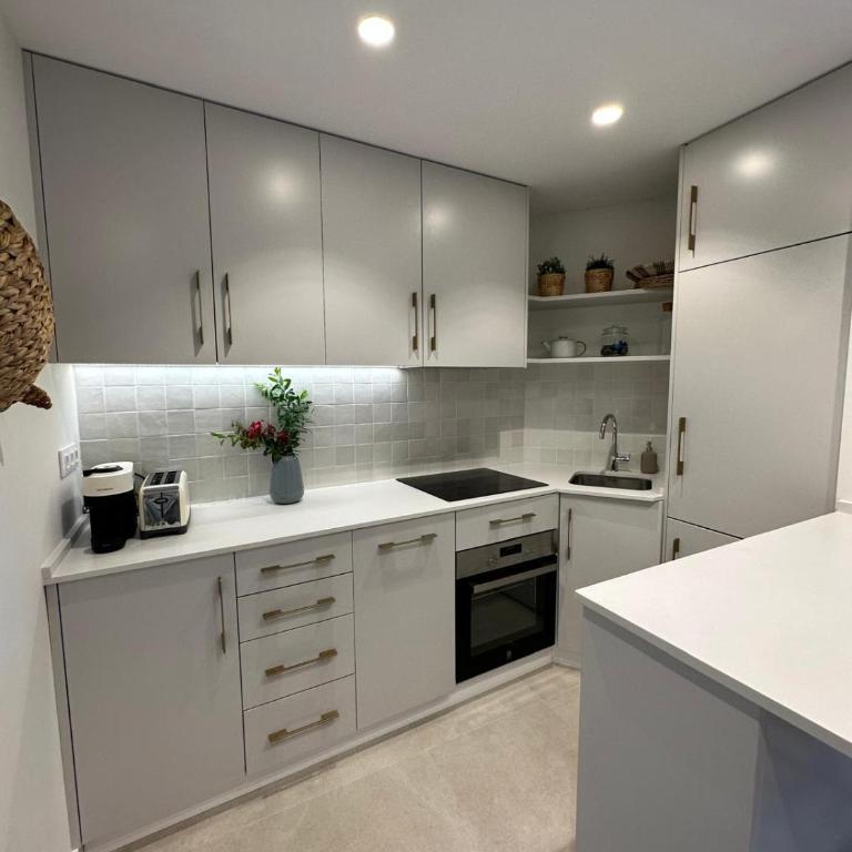 Espectacular estudio en Puerto Cabopino RECIEN REFORMADO - Apartamento de 1 dormitorio - 12
