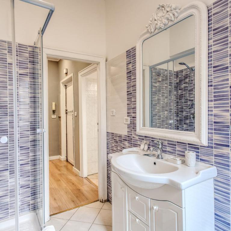Large Apartment in San Giovanni A - Appartamento con 2 Camere da Letto - 34