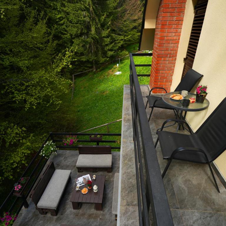 Mladenović Kuća - Four-Bedroom Vacation Home - 3