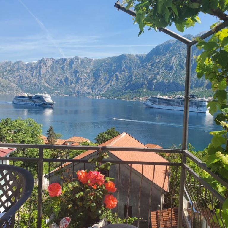 Vasko&Jana Vista Apartment - Three-Bedroom Apartment with Ocean View - 3