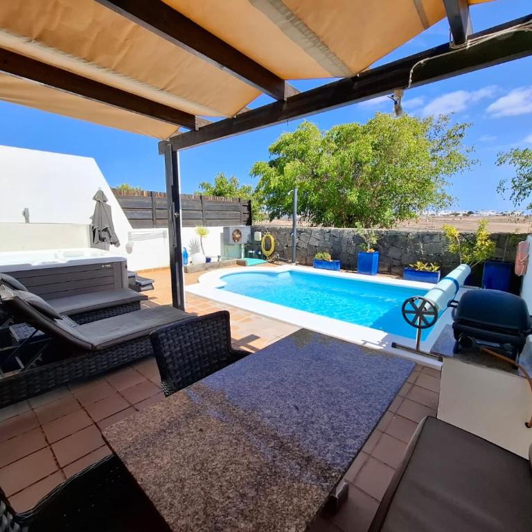 Casa Pedro - Duplex with Jacuzzi, Pool, AC and Sea Views - Two-Bedroom House - 8