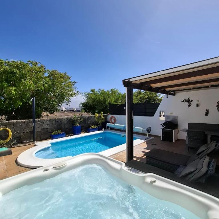 Casa Pedro - Duplex with Jacuzzi, Pool, AC and Sea Views - Two-Bedroom House - 2