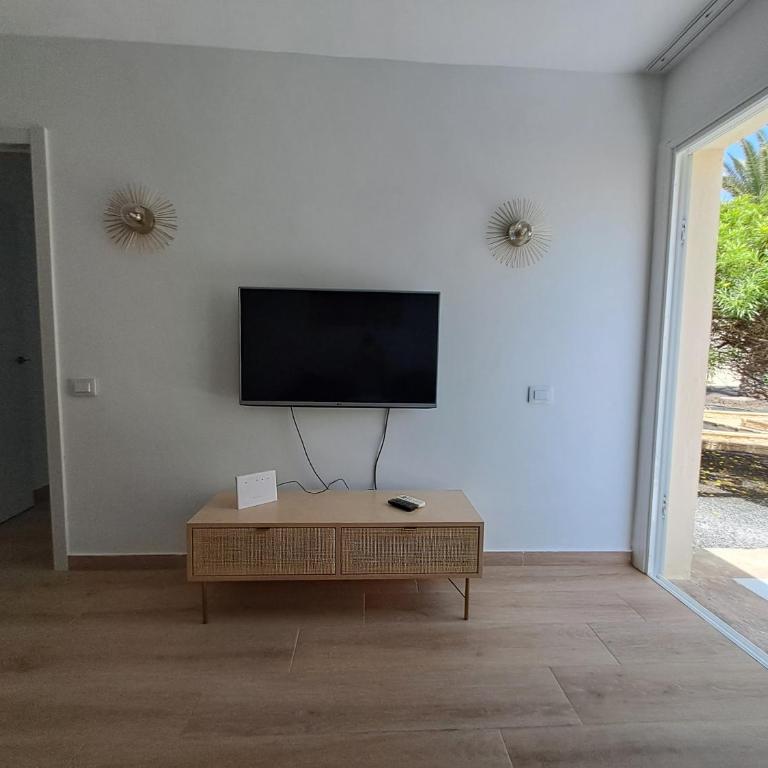 Apartamentos Alisios con terraza y piscina - Apartment - 8