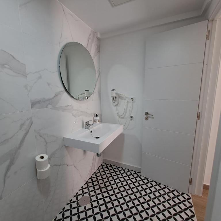 Apartamentos Alisios con terraza y piscina - Apartment - 20