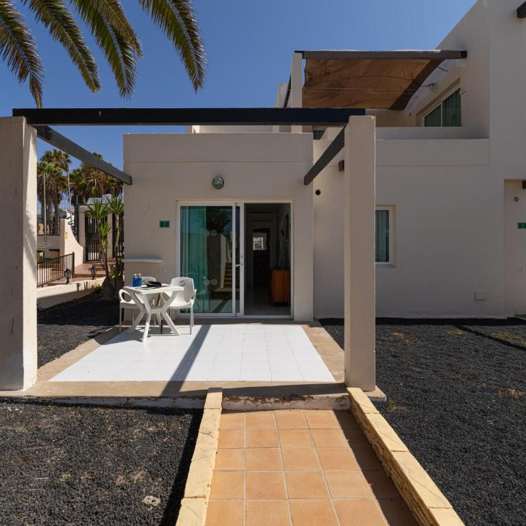 Apartamentos Alisios con terraza y piscina - Apartment - 27