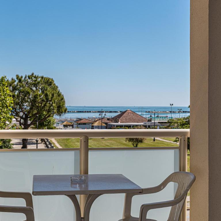 Hotel Altamarea Cesenatico - Camera Tripla con Vista Mare - 2