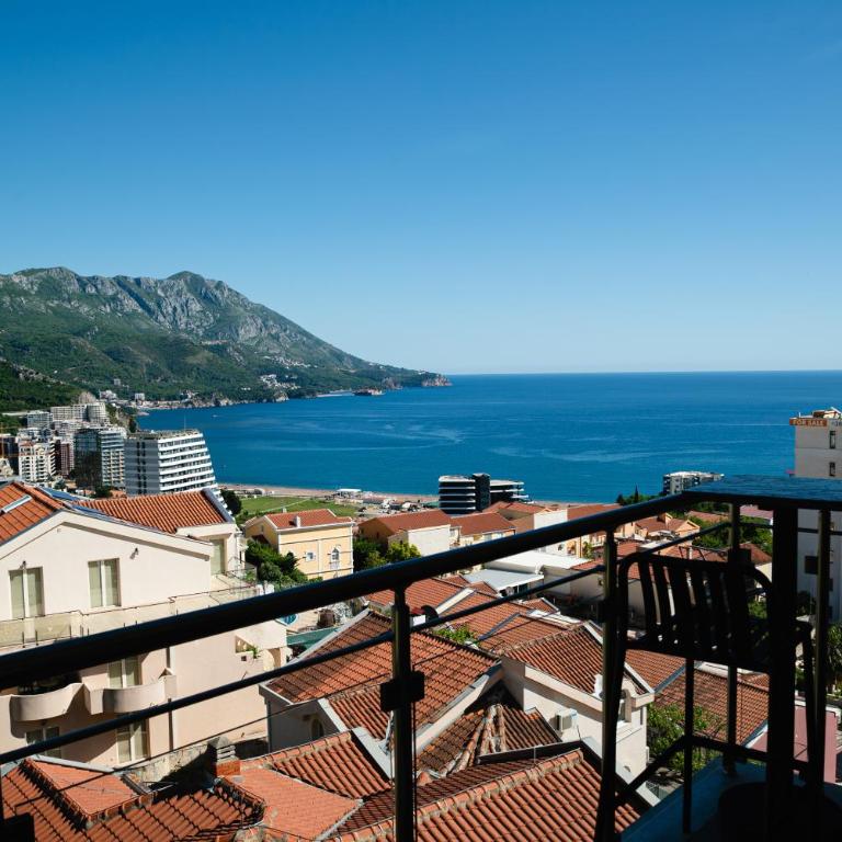 The Royal Summer & Spa - Deluxe One-Bedroom Apartment with Ocean View - 2