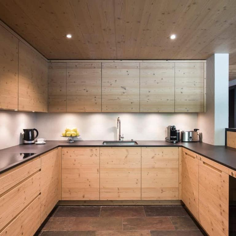 Whitney - Plenty of Space, 2 Min from Station - Apartment - 14