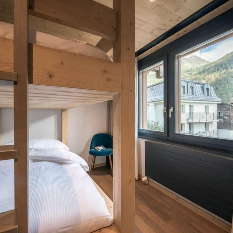 Whitney - Plenty of Space, 2 Min from Station - Apartment - 17