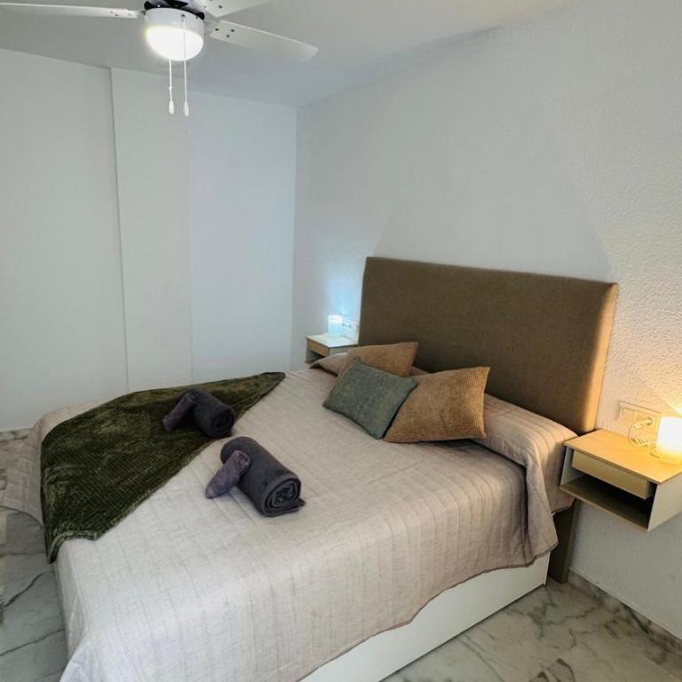 Room City Estepona Los Áticos - Apartamento de 2 dormitorios con balcón - 18