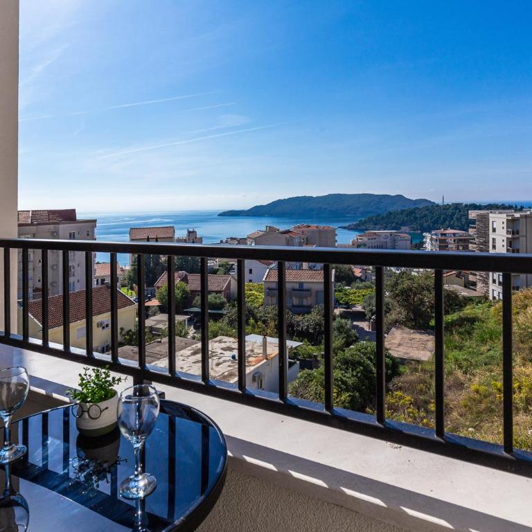 Walnut Apartment in Tre Group - One-Bedroom Apartment - 10