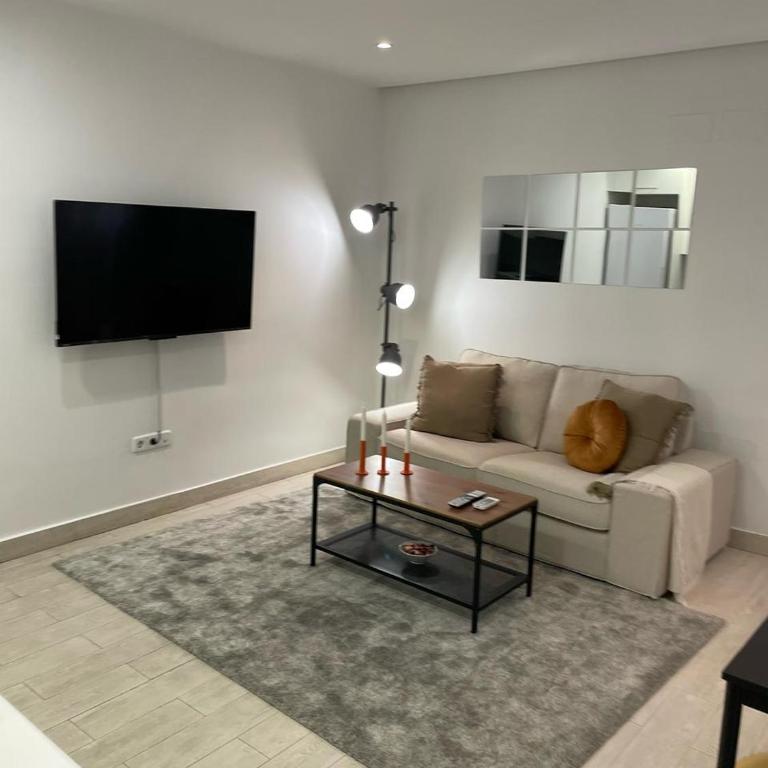 Exyca Homes Gran Via - One-Bedroom Apartment - 1