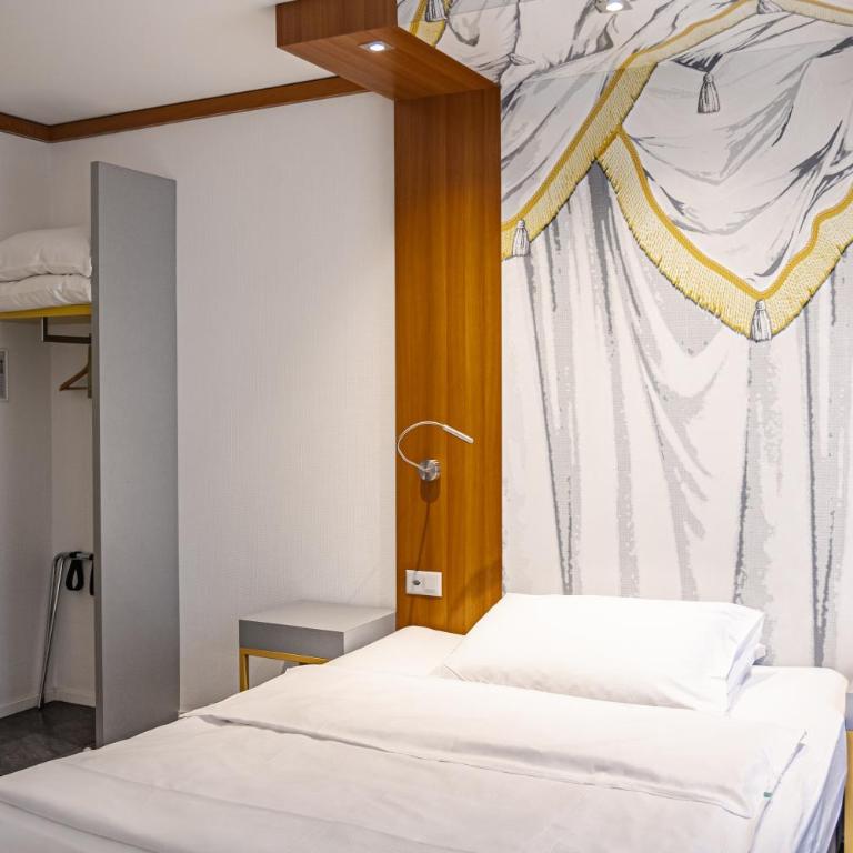 Albergo Carcani by Ketty & Tommy - Economy Twin Room with Courtyard View - 6