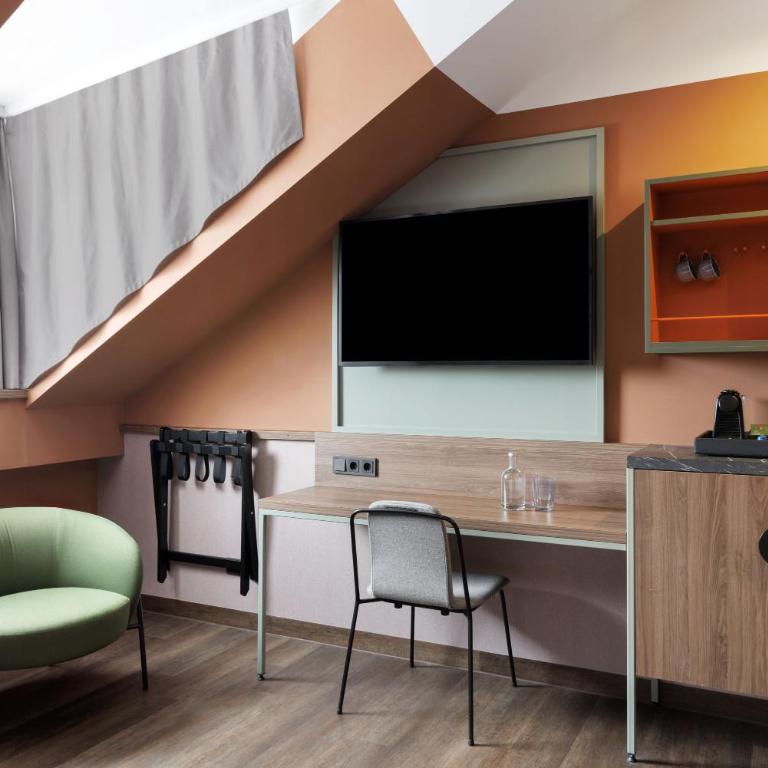 June Six Salzburg, a Tribute Portfolio Hotel - Junior Suite mit Kingsize-Bett - 3