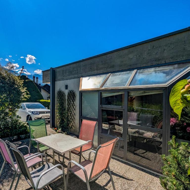 Appt terrasse idéalement situé Chailly sur Montreux - Apartment - 26