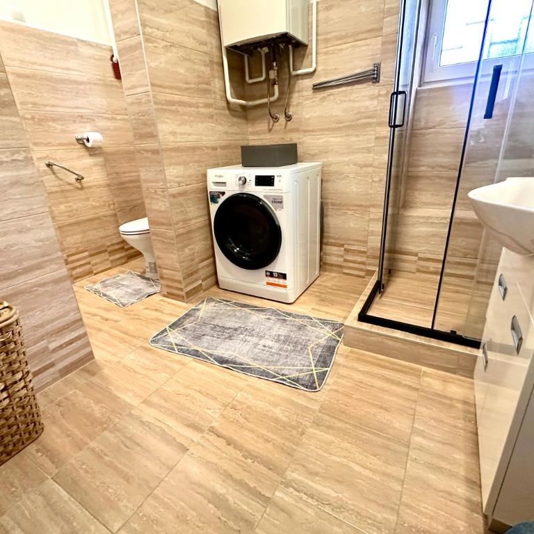 Central Sarajevo Apartment with Terrace & Free Parking - One-Bedroom Apartment - 6