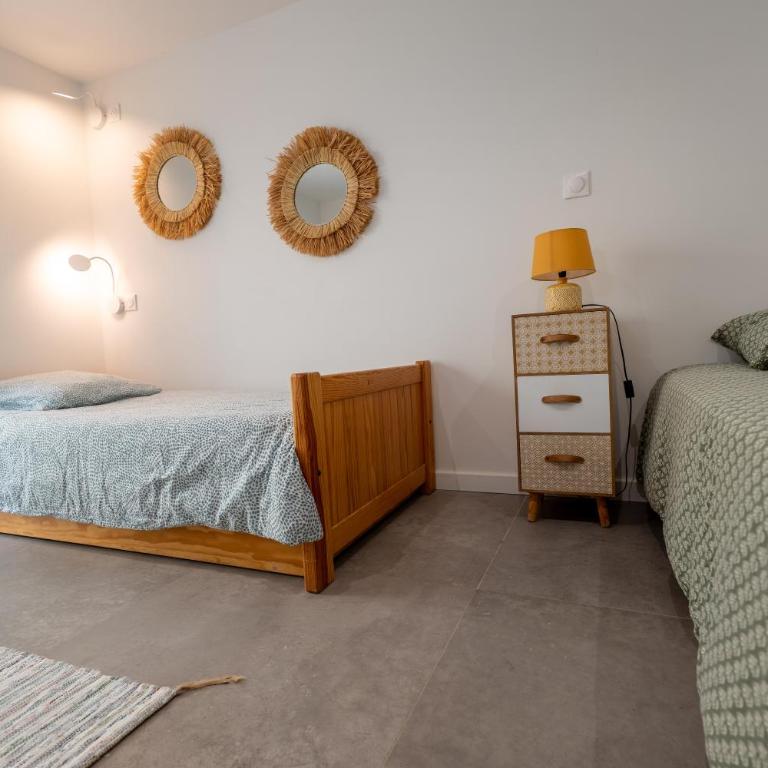 Ted Surf House - Chambre Triple Basique avec Salle de Bains Commune - 5