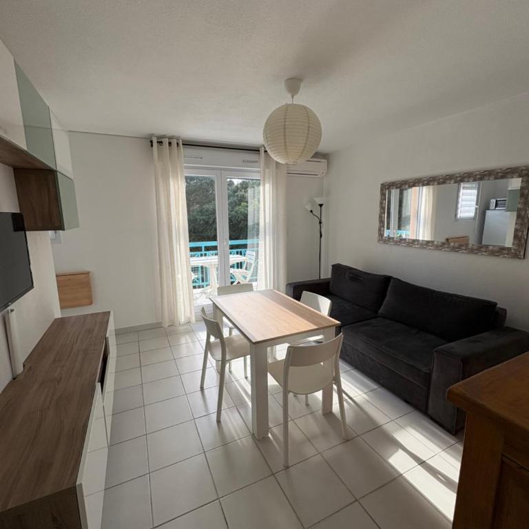Appartement cosy à 200 m de la plage à pied - Two-Bedroom Apartment - 3
